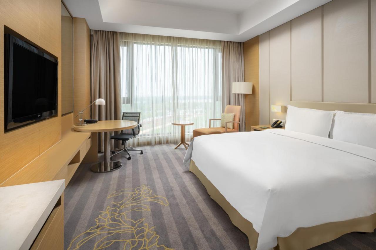 Holiday Inn Nanyang By Ihg Exterior photo