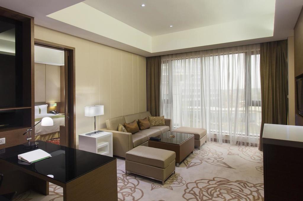 Holiday Inn Nanyang By Ihg Exterior photo